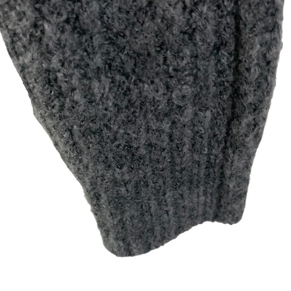 Abercrombie & Fitch Plunging Scoop Neckline Long Sleeve Acrylic Sweater Gray XS - Picture 4 of 8